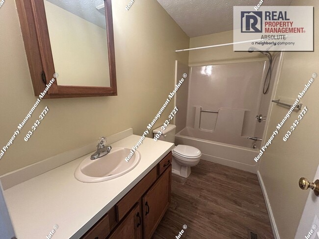 Building Photo - Renovated Townhome in Prime Location