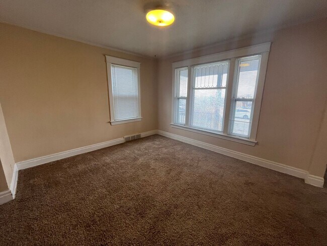 Building Photo - 3 Bedroom House in Duluth - Free August Rent!!