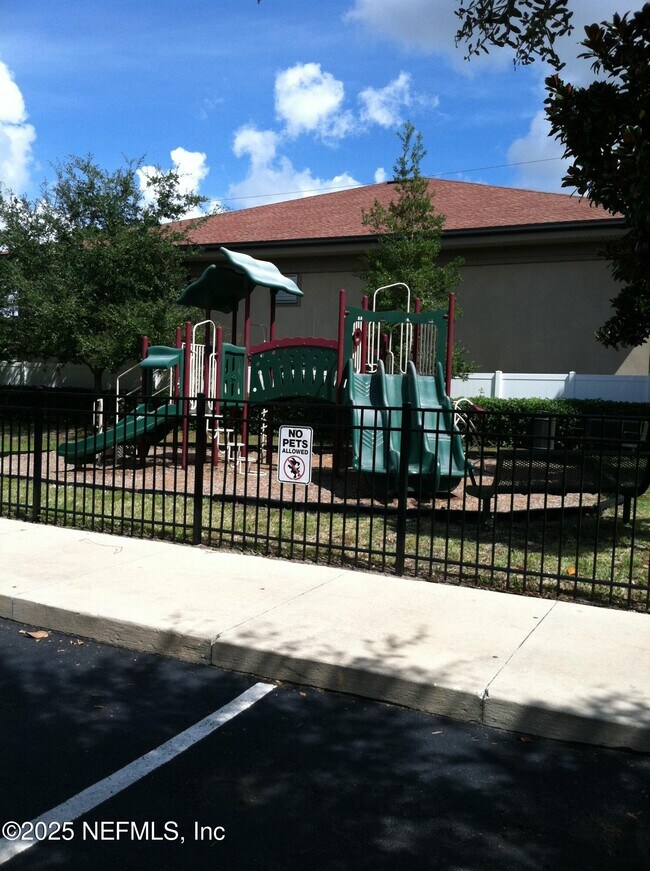 Building Photo - 9556 Armelle Way