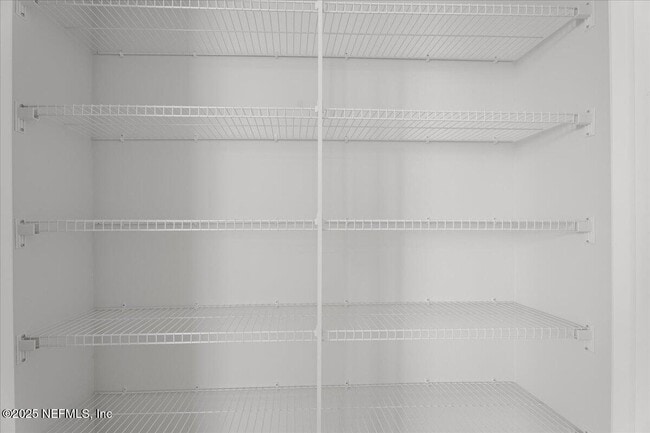 Building Photo - 221 Ness Cir