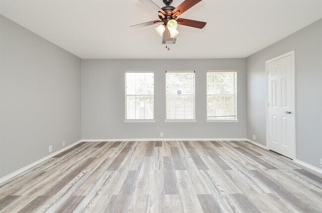 Building Photo - 20131 Larkspur Landing