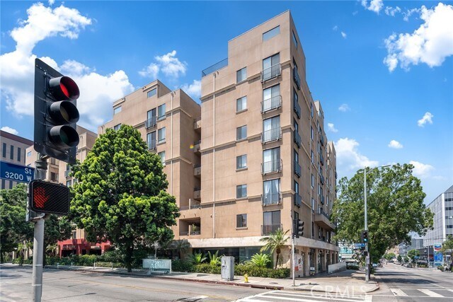 Building Photo - 625 S Berendo St