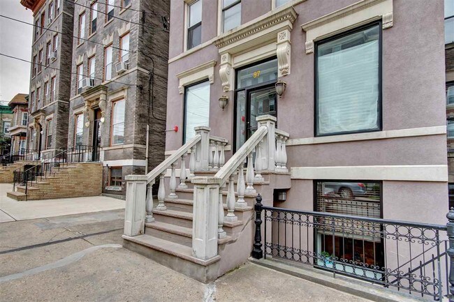 Building Photo - 97 Clifton Terrace