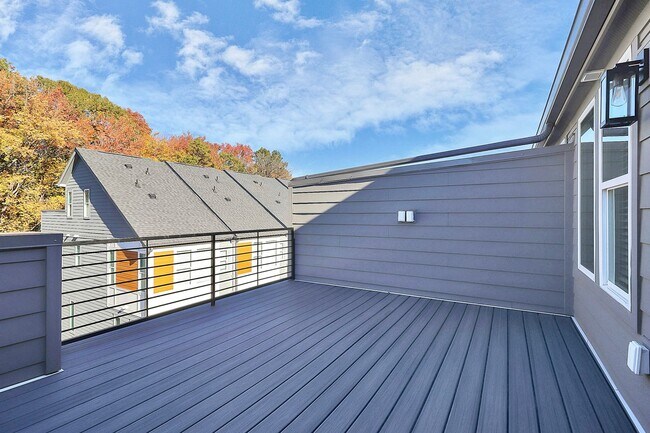 Building Photo - LoSo Terrace like new townhome available f...