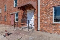 Building Photo - 913 Walker St