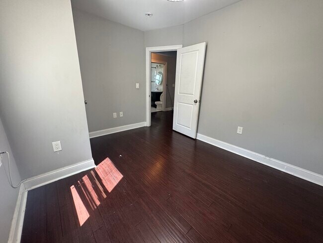 Building Photo - 52 Faunce Rd