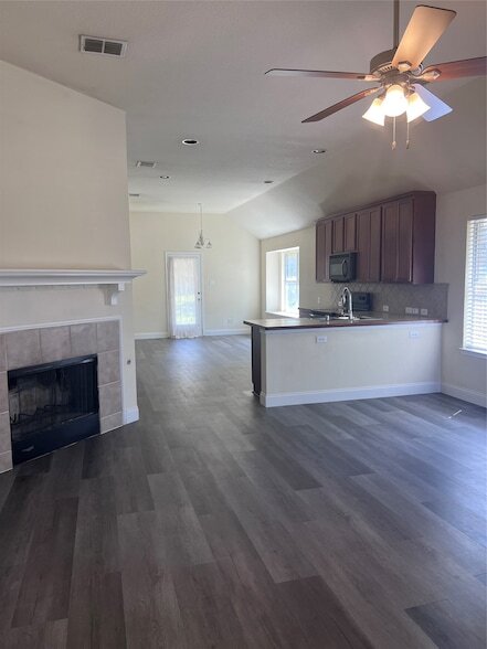 Building Photo - 13728 Village Vista Dr