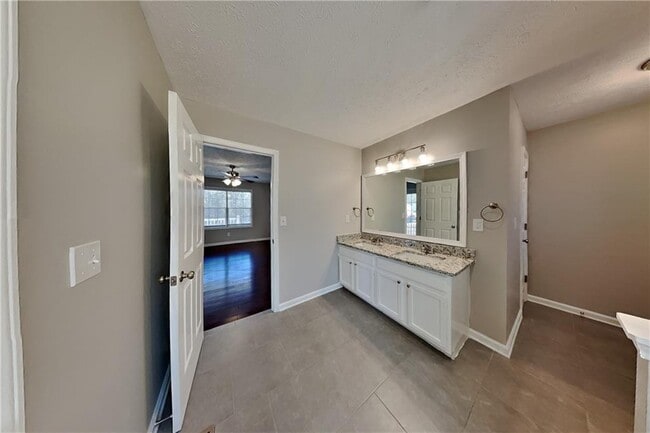 Building Photo - 76 Riverbend Trail