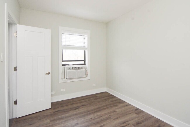 Building Photo - 728 St Johns Ave