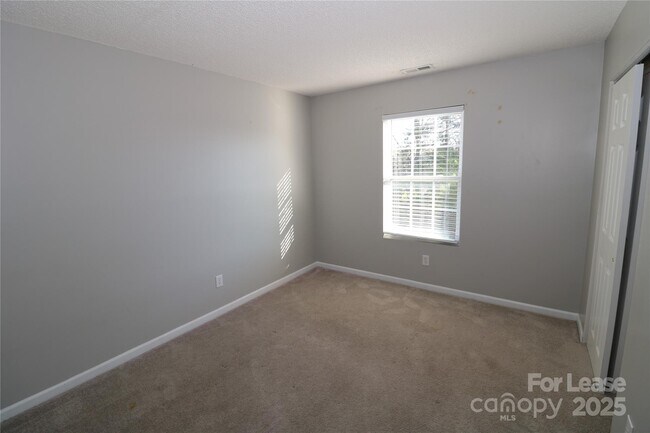 Building Photo - 1001 Boulder Dr