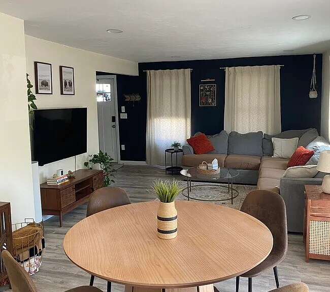 Building Photo - 19D Sigourney St