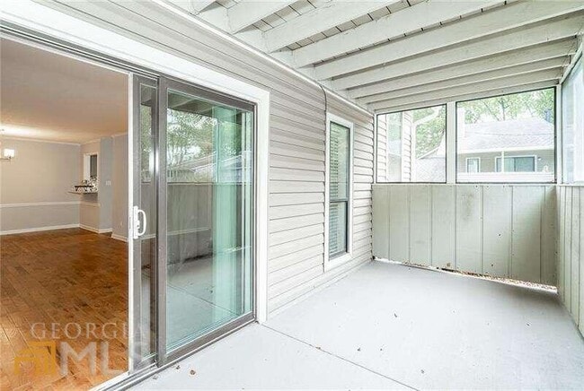 Building Photo - 306 Wynnes Ridge Cir SE