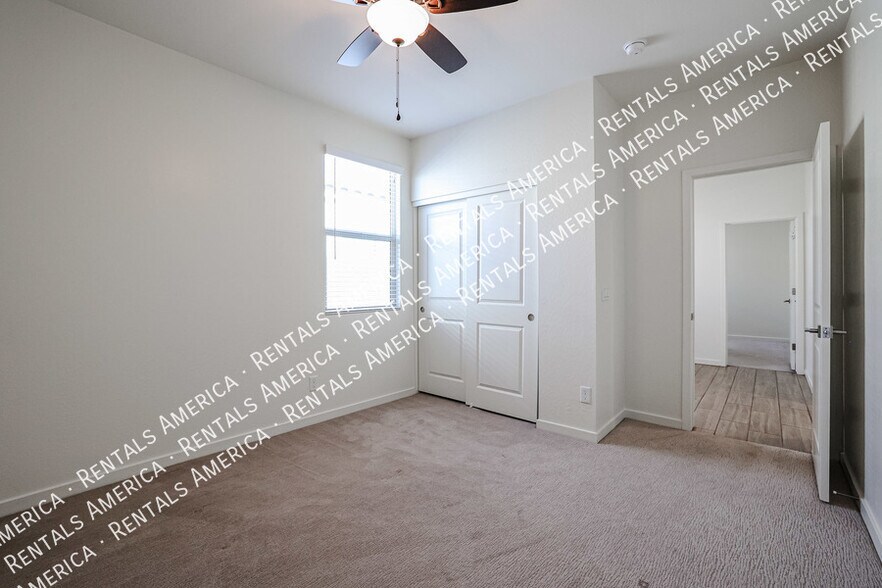 Building Photo - 9826 W Trumbull Rd