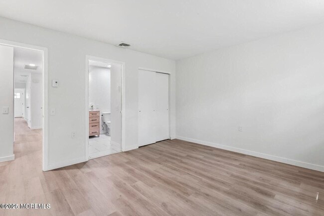 Building Photo - 6B Bayberry Ln