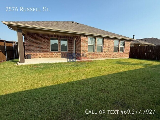 Building Photo - 2576 Russell St