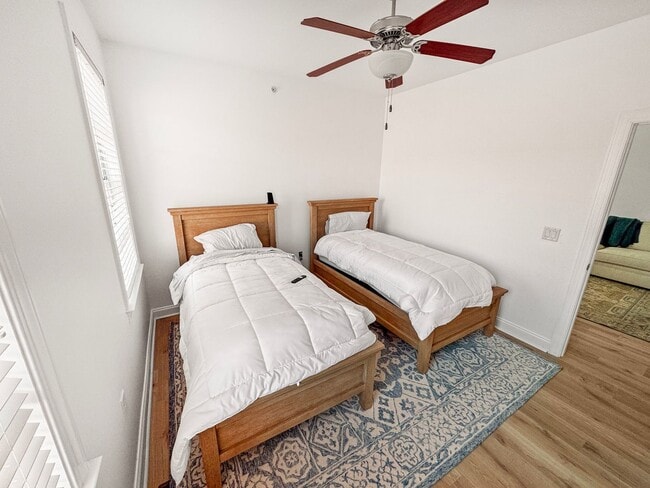 Building Photo - Fully Furnished Waterfront Elegance on Mai...