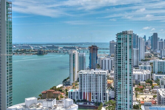 Building Photo - 501 NE 31st St