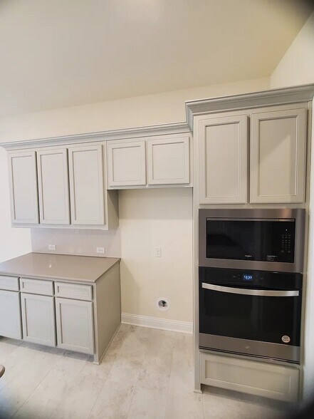 Building Photo - 4512 Hammerstein Blvd