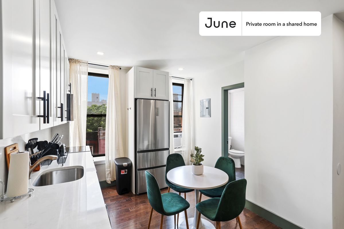 Building Photo - Private bedroom in 2 bed/1 bath Home