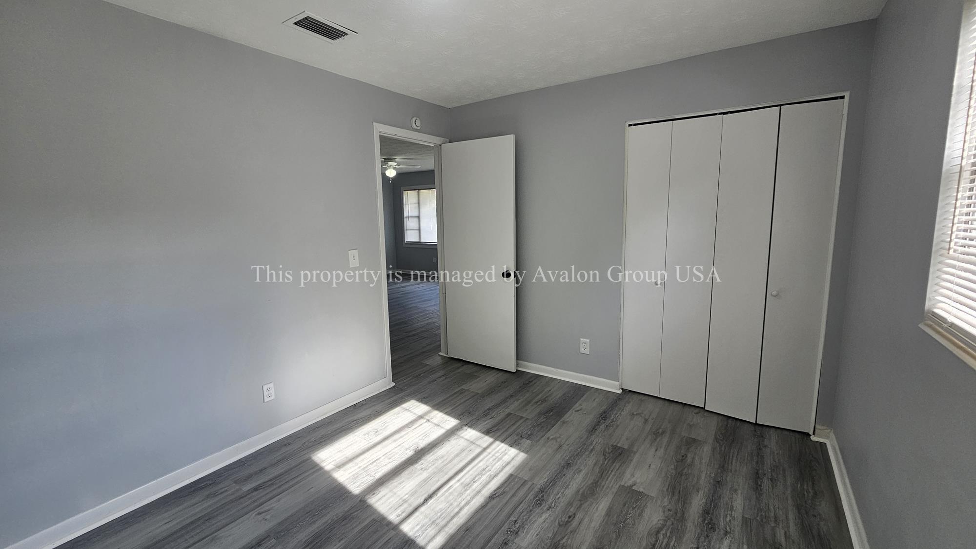 Building Photo - 6063 Longchamp Dr