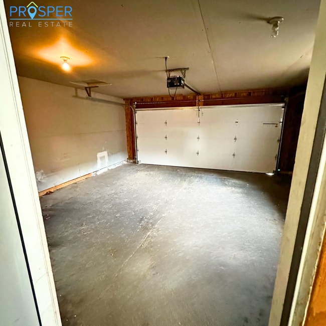 Building Photo - 862 Kari Dr
