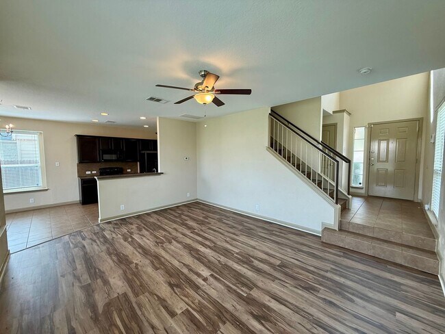 Building Photo - Beautiful 3 bedroom, 2.5 bathroom in Avery...