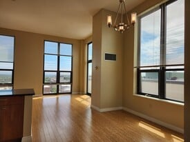 Building Photo - The Regency