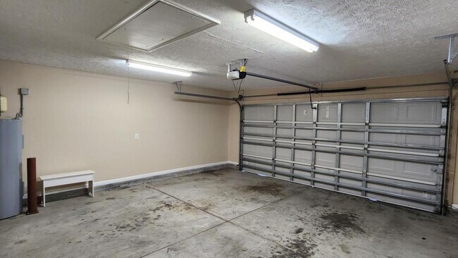 Building Photo - 165 Woodland Pk Lp