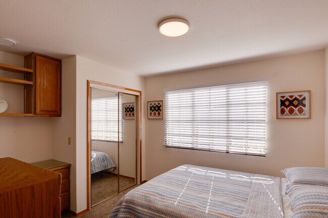 Building Photo - 434 Larkin St