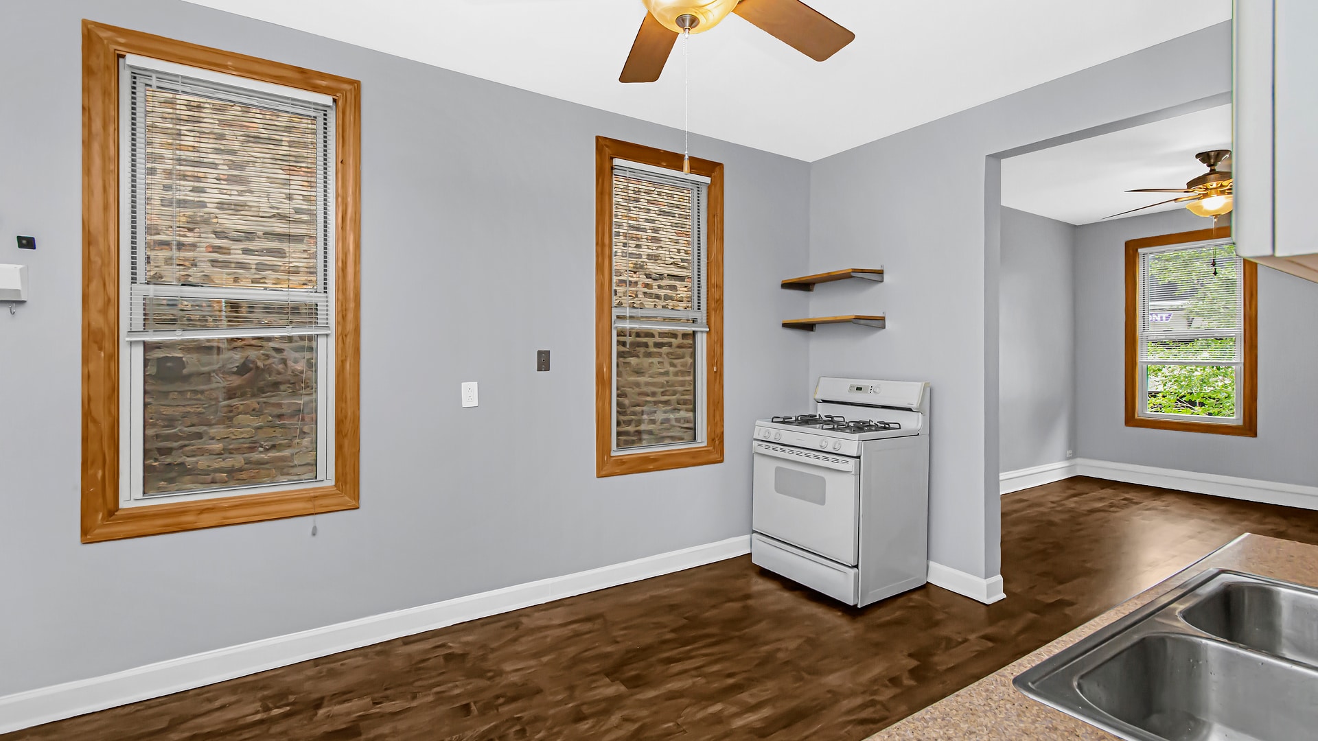 Kitchen - 1472 W Webster Ave