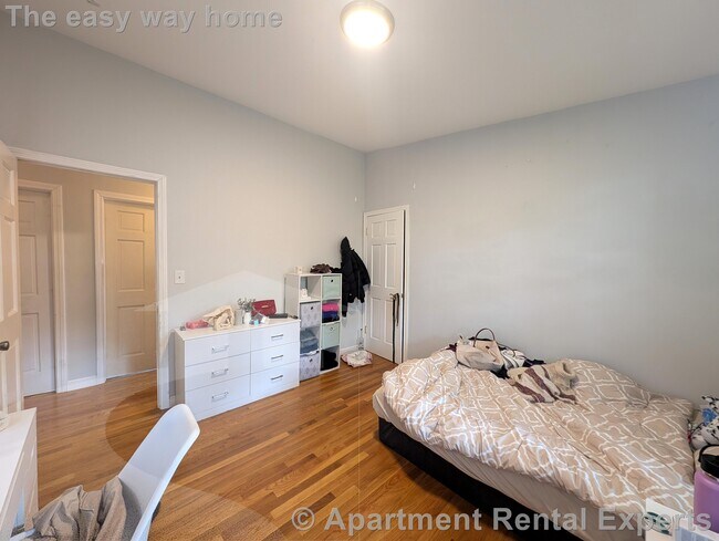 Building Photo - 16 Curtis Ave