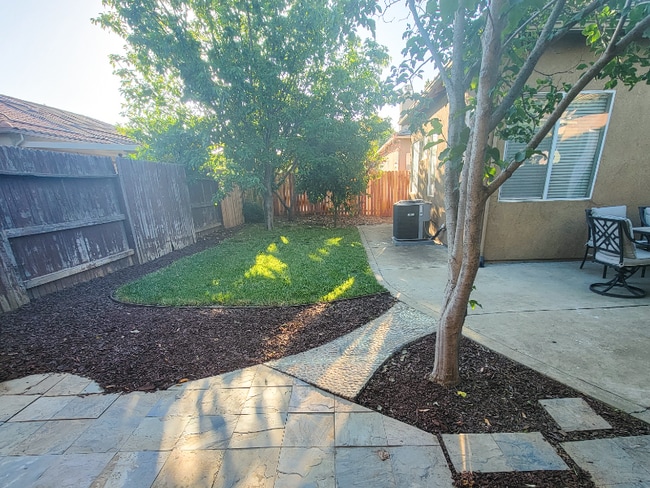Building Photo - 9425 Loire Valley Way