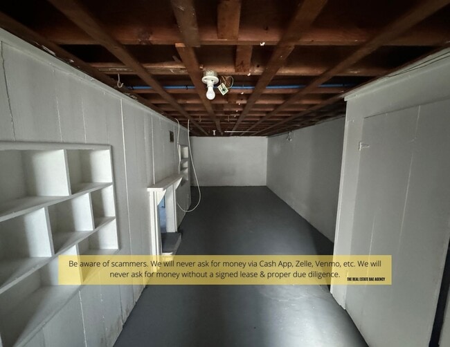 Building Photo - 10135 Cabot Dr