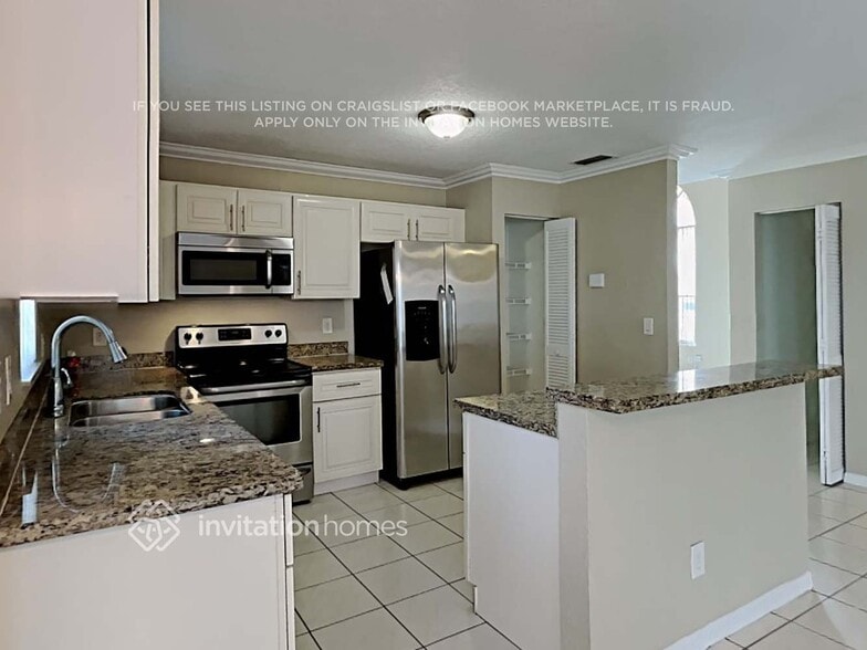 Building Photo - 18057 SW 12th Ct