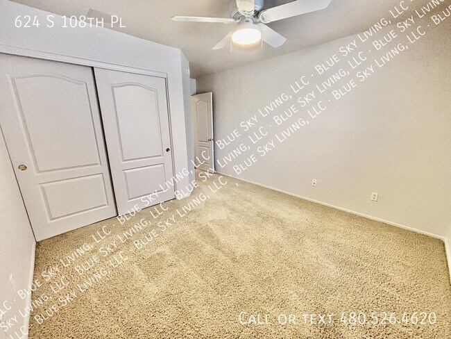 Building Photo - 624 S 108th Pl