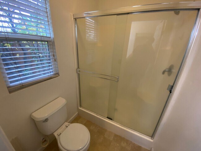 Building Photo - Cute Home in EGUSD