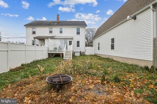 Building Photo - 50 S Church St