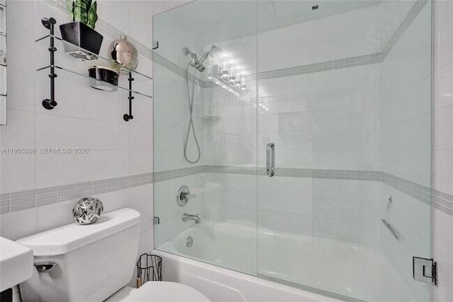 Building Photo - 2501 S Ocean Dr