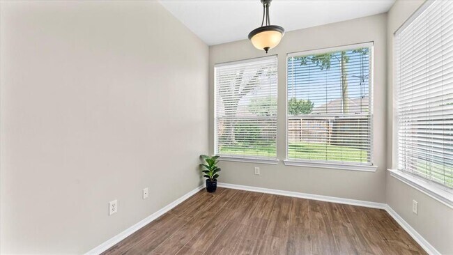 Building Photo - 9722 Therrell Dr