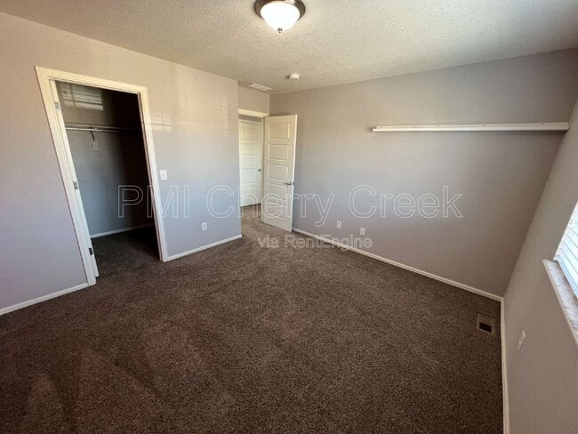 Building Photo - 22472 E Union Cir