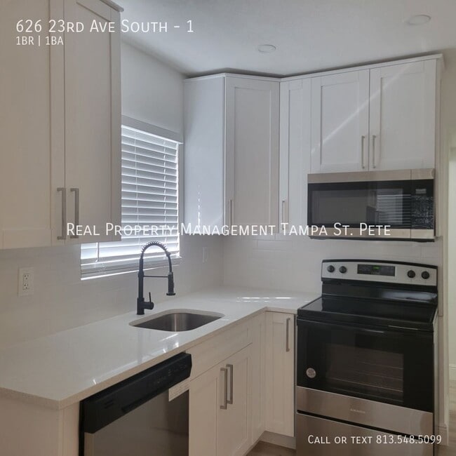 Building Photo - 626 23rd Ave S