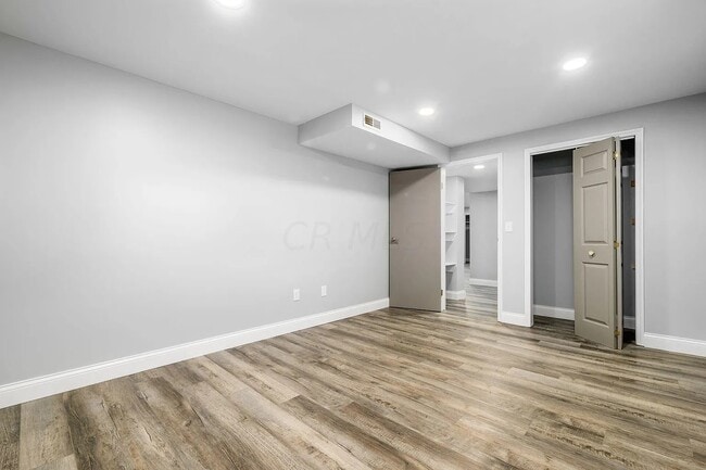 Building Photo - 2125 Scottingham Dr