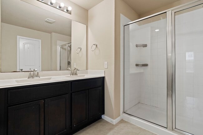 Building Photo - 3322 McDonough Way