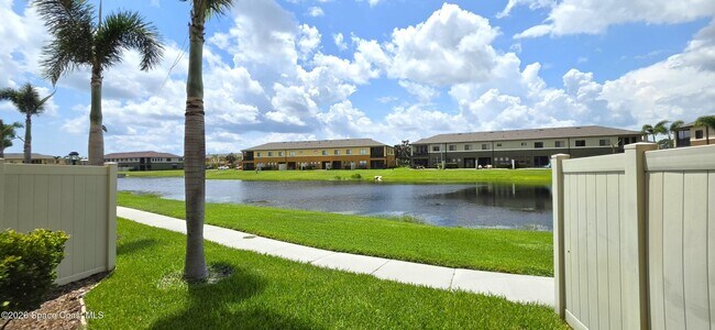 Building Photo - 1390 Lara Cir