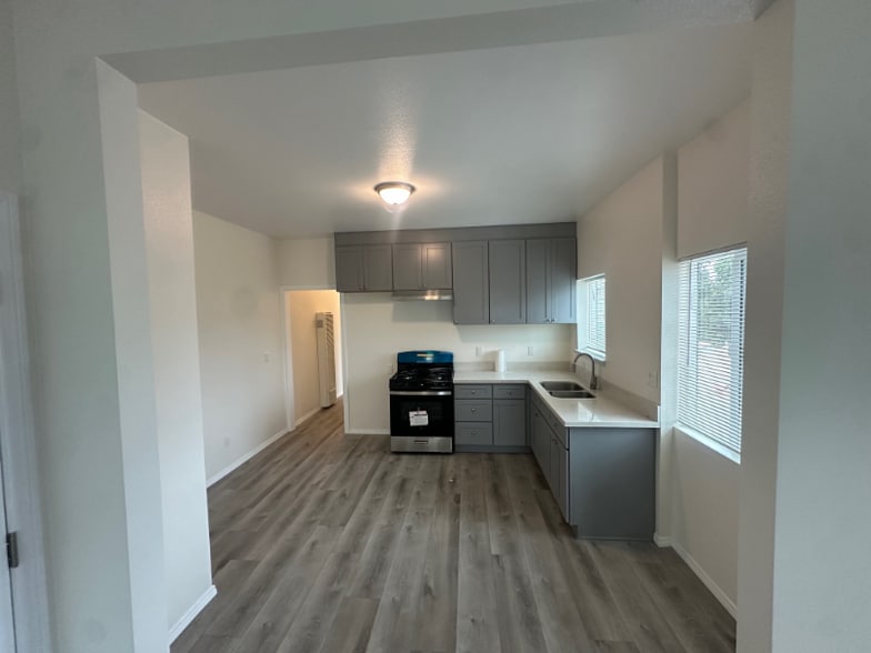 Building Photo - 2715 1/2 Alsace Ave