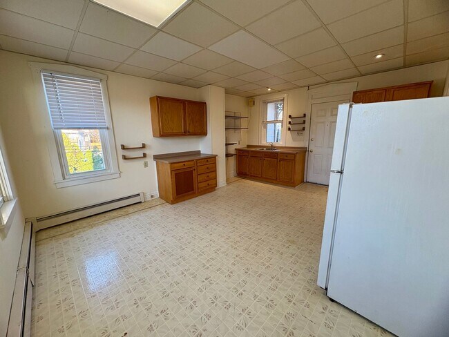 Building Photo - 519-5195 S Market St