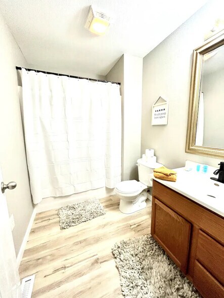 Building Photo - 101 S Buchanan St