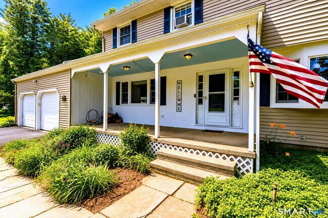 Building Photo - 352 Hitching Post Dr