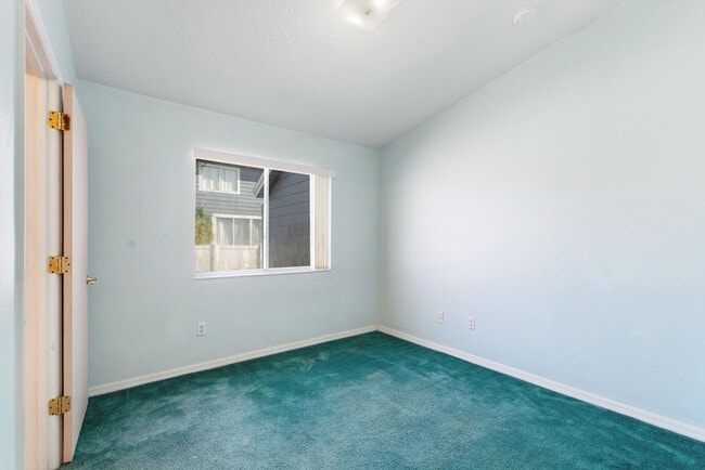 Building Photo - Welcome to Island Club Resort! Spacious 3-bedroom 3-bathroom Townhouse!