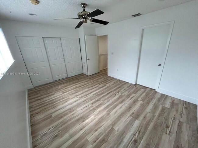 Building Photo - 1325 NW 124th Ave